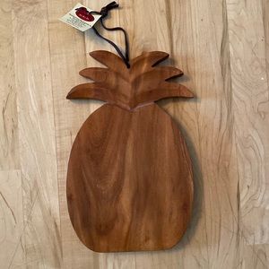 Hawaiian Cutting Board No Ka Oi Kamani Wood Pineapple Shaped 12” x 8” NWT